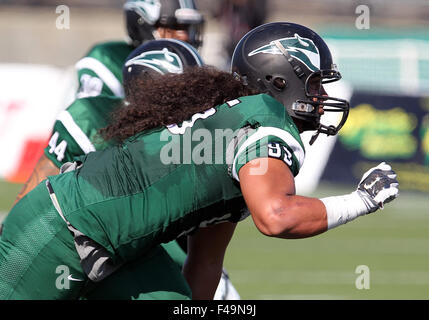 Octobre 03, 2015 : l'état de Portland attaquer Savali Talalemotu défensive (95) au cours de la NCAA football match entre le Dakota du Nord, la lutte contre l'état de Portland Sioux et Vikings à Hillsboro Stadium, Portland, OR Banque D'Images