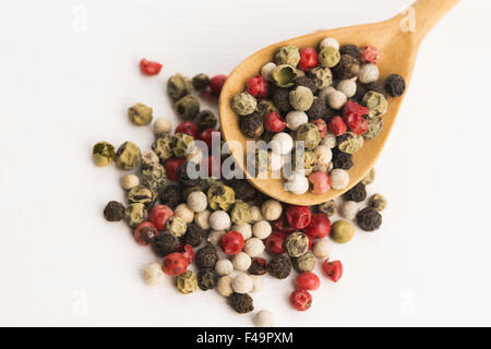 Technique mixte vert, rouge, blanc et poivre noir Banque D'Images