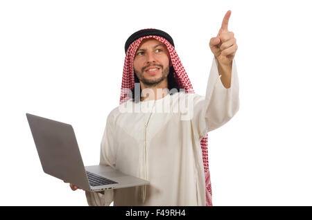 L'homme arabe avec ordinateur portable isolé sur fond blanc Banque D'Images