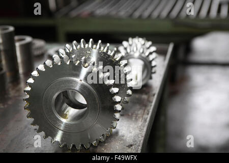Usine de traitement des métaux à Pavlograd roue dentée, roue dentée, pignon d'engrenage, un travail pour l'opérateur de tour, atelier de métal, région de Dniepropetrovsk, Ukraine Banque D'Images