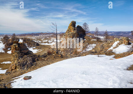 Rochers moelleux près du lac Baikal Banque D'Images