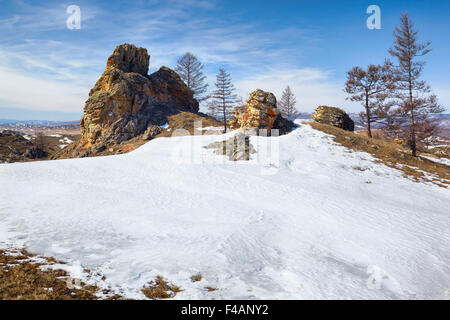 Rochers moelleux près du lac Baikal Banque D'Images