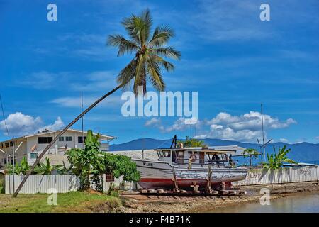 PNG Papouasie-Nouvelle-Guinée Alotau Bateau de pêche du port de Dry Dock Banque D'Images