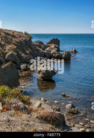 La péninsule de Crimée , Russie . Quartiers ville de Sudak . Les plages sauvages du Cap Meganom Banque D'Images