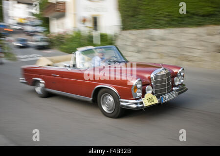 Le tyrol du Sud voitures classiques MERCEDES BENZ 250 SE Banque D'Images