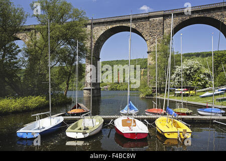 Viaduc, rivière Ruhr, Herdecke, Allemagne. Banque D'Images