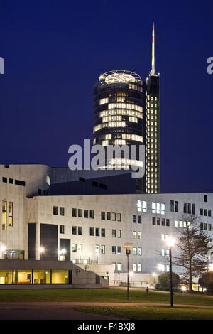 Théâtre Aalto et RWE Tower, Essen, Allemagne Banque D'Images