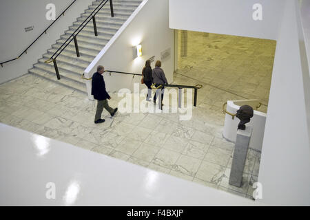 Les gens dans le théâtre Aalto, Essen, Allemagne Banque D'Images