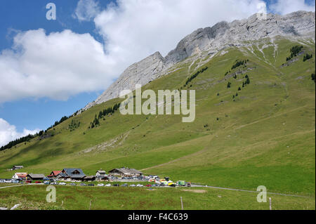 Col des Aravis, col de la Route des Grandes Alpes, Alpes, France Banque D'Images