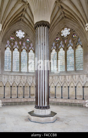 La cathédrale de Wells, Somerset, Royaume-Uni. La salle du chapitre, construite vers 1300 dans le style de décoration. Banque D'Images