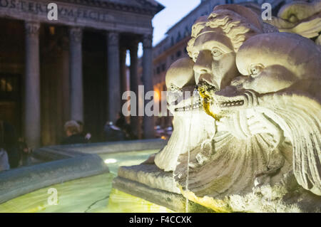 Fontana del Pantheon, Piazza della Rotonda, Rome, Italie Banque D'Images