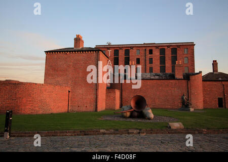 Bâtiment de la Tate Liverpool au Dock Banque D'Images