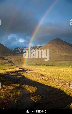 Soirée arc-en-ciel sur la vallée Heradsvotn, Varmahlid, Skagafjordur, Nordhurland Vestra, Islande. Banque D'Images