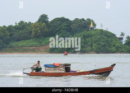 Petit bateau de transport de marchandises, un township Myeik autour dans la région de Tanintharyi du Myanmar. Banque D'Images