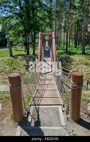 Close-up of le pont de corde à l'ancienne forteresse Tsari Mali grad, près de village de Province, Sofia Belchin, Bulgarie Banque D'Images