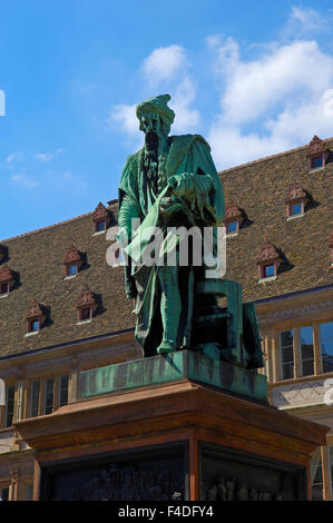 Strasbourg, Statue de Gutenberg, place Gutenberg, UNESCO World Heritage site, place Gutenberg, Alsace, Bas Rhin, France, Europe Banque D'Images