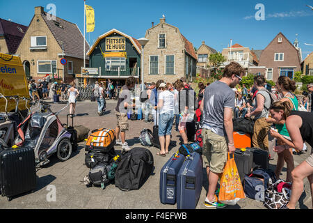 4 juillet, 2014 Location de vélos est de grandes affaires sur l'île de Terschelling, ici à proximité du débarcadère du traversier à West Terschelling Banque D'Images