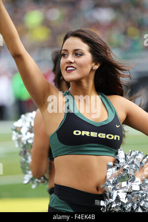 Autzen Stadium, Eugene, OR, USA. 10 Oct, 2015. Un meneur de l'Oregon pendant la NCAA football match entre les canards et la Washington State Cougars à Autzen Stadium, Eugene, OR. Larry C. Lawson/CSM/Alamy Live News Banque D'Images