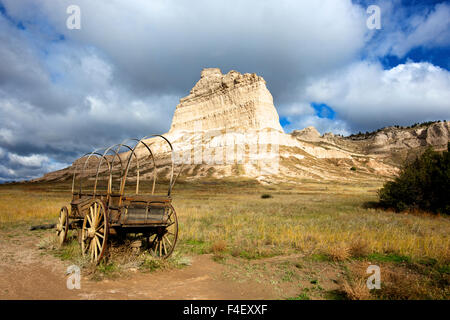 Scott's Bluff dans l'actuelle New York, s'élevant à 800 pieds au-dessus des plaines, a été le premier paysage vertical émigrants sur l'Oregon Queue rencontrés. Aujourd'hui un Monument National. Tailles disponibles (grand format) Banque D'Images