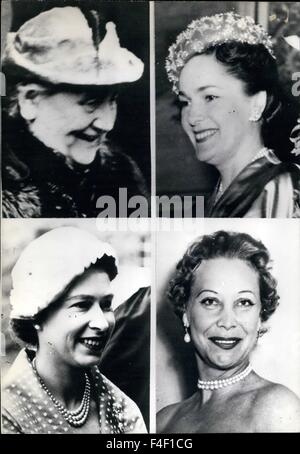 1968 - Haut : Ex-Queen Wilhelmina des Pays-Bas, la Bégum Aga Khan Parveen Om. En bas : La Reine Elizabeth II d'Angleterre, Suzanne Volterra. © Keystone Photos USA/ZUMAPRESS.com/Alamy Live News Banque D'Images