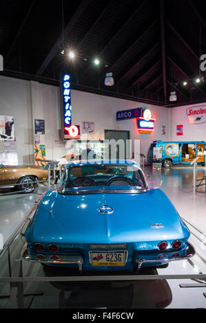 USA, Pennsylvania, Hershey, AACA Auto Museum, 1960 Chevrolet Corvette de l'époque Banque D'Images