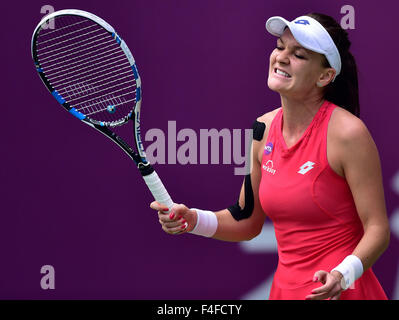 Tianjin, Chine. 17 Oct, 2015. Agnieszka Radwanska de Pologne réagit au cours de sa demi-finale dames contre Karolina Pliskova de République tchèque à 2015 Open de Tennis de Tianjin de Tianjin, Chine, 17 octobre 2015. Radwanska a gagné 2-0. Credit : Yue Yuewei/Xinhua/Alamy Live News Banque D'Images