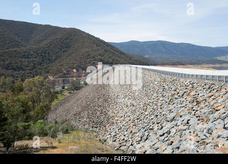 Blowering Dam, sur la rivière Tumut, New South Wales, Australie Banque D'Images