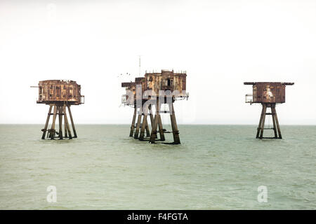 Les forts marins de Maunsell, Red Sands, ont maintenant abandonné les défenses anti-aicraft de la Seconde Guerre mondiale dans l'estuaire de la Tamise, au large de la côte nord du Kent, près de la baie Herne Banque D'Images