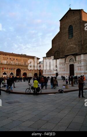 La basilique de San Petronio sur la Piazza Maggiore, Bologne, Italie Banque D'Images