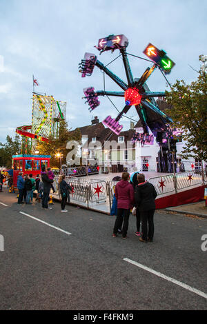 Octobre traditionnel Michaelmas juste sur Broad Street dans le centre de Alresford Hampshire, Royaume-Uni. Banque D'Images