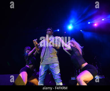 Norfolk, Virginie, USA. 16 Oct, 2015. JEREMIH sort de retour au centre constant à la Old Dominion University de Norfolk, en Virginie, le 16 octobre 2015. © Jeff Moore/ZUMA/Alamy Fil Live News Banque D'Images