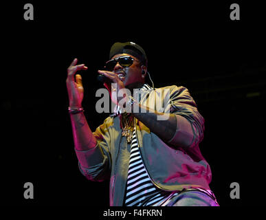 Norfolk, Virginie, USA. 16 Oct, 2015. JEREMIH sort de retour au centre constant à la Old Dominion University de Norfolk, en Virginie, le 16 octobre 2015. © Jeff Moore/ZUMA/Alamy Fil Live News Banque D'Images