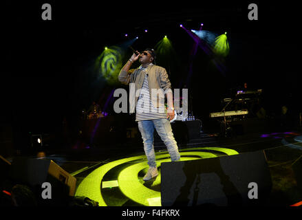 Norfolk, Virginie, USA. 16 Oct, 2015. JEREMIH sort de retour au centre constant à la Old Dominion University de Norfolk, en Virginie, le 16 octobre 2015. © Jeff Moore/ZUMA/Alamy Fil Live News Banque D'Images