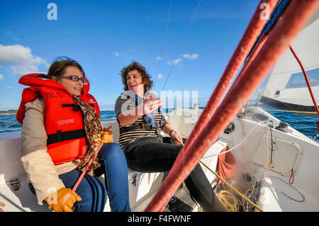 Carrickfergus (Irlande du Nord). 17 Oct 2015 - Belfast Lough Sailability, un organisme de bienfaisance qui enseigne aux enfants handicapés à faire de la voile, de lancer trois nouveaux bateaux. Crédit : Stephen Barnes/Alamy Live News Banque D'Images