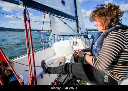 Carrickfergus (Irlande du Nord). 17 Oct 2015 - Belfast Lough Sailability, un organisme de bienfaisance qui enseigne aux enfants handicapés à faire de la voile, de lancer trois nouveaux bateaux. Crédit : Stephen Barnes/Alamy Live News Banque D'Images