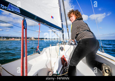 Carrickfergus (Irlande du Nord). 17 Oct 2015 - Belfast Lough Sailability, un organisme de bienfaisance qui enseigne aux enfants handicapés à faire de la voile, de lancer trois nouveaux bateaux. Crédit : Stephen Barnes/Alamy Live News Banque D'Images