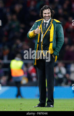 Le stade de Twickenham, London, UK. 17 Oct, 2015. Quart de finale de la Coupe du Monde de Rugby. Afrique du Sud contre le Pays de Galles. L'Afrique du Sud, Victor Matfield se réjouit de son côté crédit : la victoire Plus Sport Action/Alamy Live News Banque D'Images