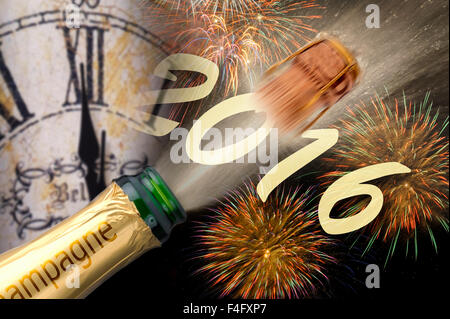 Le nouvel an 2016 avec champagne et d'artifice Banque D'Images