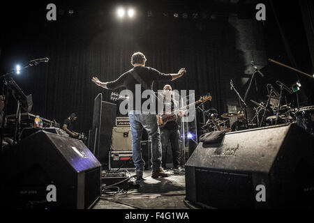 Oct 15, 2015. 15 Oct, 2015. San Francisco, Californie, USA - guitare jazz fusion légende AL DI MEOLA se produit sur scène à la salle de bal Regency. © Jérôme Brunet/ZUMA/Alamy Fil Live News Banque D'Images