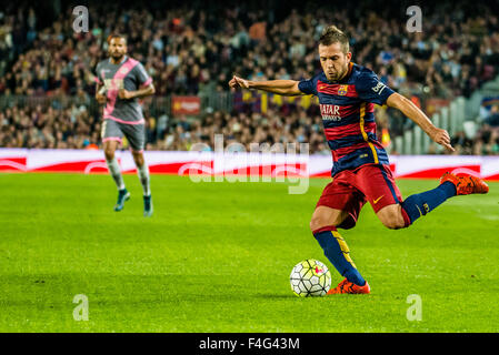 Barcelone, Espagne. 17 octobre, 2015. Arrière gauche du FC Barcelone JORDI ALBA en action pendant la match de championnat entre le FC Barcelone et Rayo Vallecano au Camp Nou à Barcelone : Crédit matthi/Alamy Live News Banque D'Images