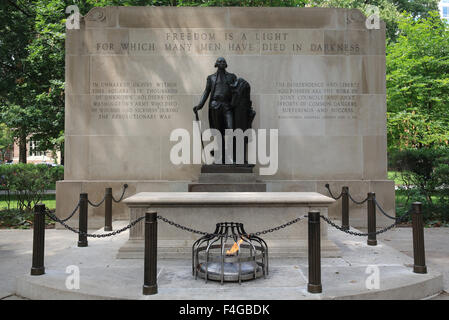 Tombe du Soldat inconnu de la Révolution américaine, à Washington Square, Philadelphie, Pennsylvanie, USA Banque D'Images