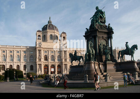 Maria Theresa Monument avec le Kunsthistorisches Museum (Musée de l'histoire de l'Art) à Vienne Banque D'Images