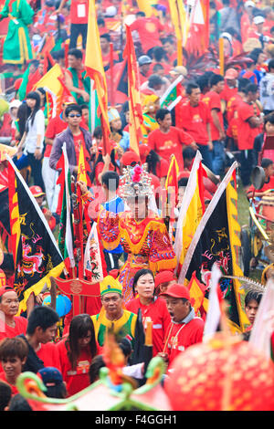 L'ouest de Kalimantan, Indonesia-February 24, 2013 : Le chaman ou Tatung de singkawang. Banque D'Images