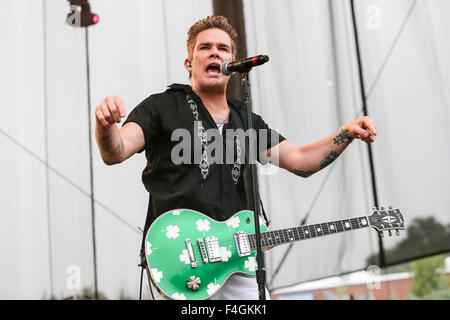 Musique Artiste Sugar Ray fonctionne à l'amphithéâtre Red Hat en Caroline du Nord. Sugar Ray est un groupe de rock alternatif américain formé en 1986, emmené par le chanteur Mark McGrath. Banque D'Images