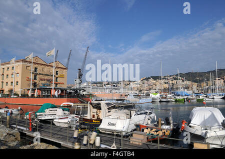 Centre de Congrès Magazzini del Cotone dans le Porto Vecchio, Gênes, Italie Banque D'Images