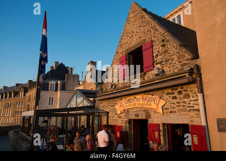 Crêperie Le Corps de Garde à Saint-Malo, France Banque D'Images