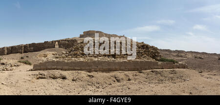 Zawyet El Amwat, la petite pyramide près de la ville d'El Minya, Moyenne Égypte Banque D'Images