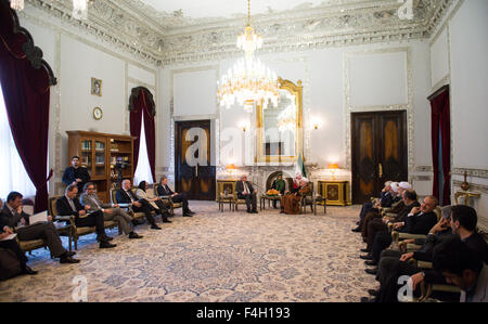 Le ministre allemand des affaires étrangères, Frank-Walter STEINMEIER (SPD) et L, Akbar Hashemi Rafsanjani, Président du Conseil de discernement de l'opportunité d'Iran, réunion à Téhéran, Iran, 18 octobre 2015. PHOTO : Bernd VON JUTRCZENKA/DPA Banque D'Images