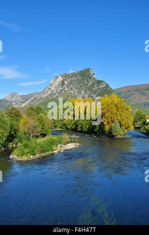 Et la campagne Ariège à Tarascon, l'Ariège, Midi-Pyrénées, France Banque D'Images