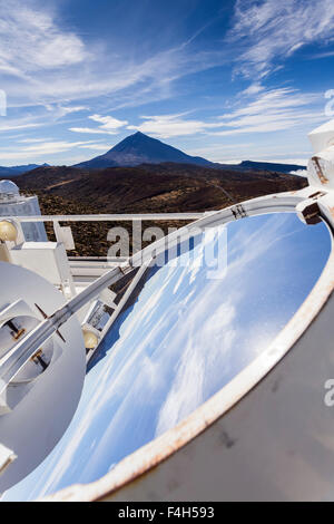 Miroir sur le haut de la Gregory 46mètres au télescope solaire Institut d'Astrophysique des Canaries, le Teide, Tenerife, Canary Islands Banque D'Images